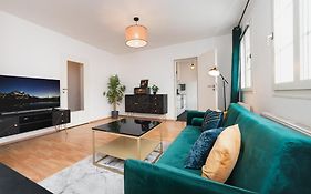 Smart Home - Wuppertal - Perfect For 4 Guests! Central - Netflix - Schwebebahn - Free Parking Zone