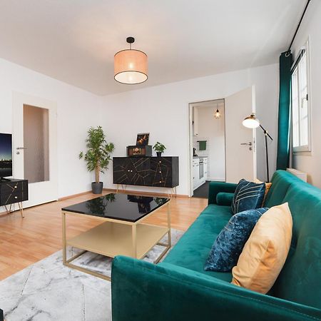 Smart Home - Wuppertal - Perfect For 4 Guests! Central - Netflix - Schwebebahn - Free Parking Zone Buitenkant foto