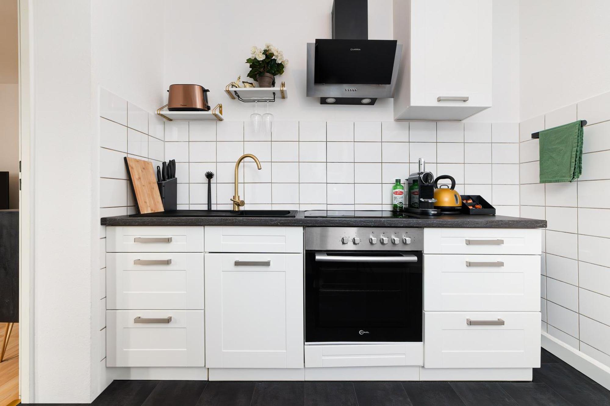 Smart Home - Wuppertal - Perfect For 4 Guests! Central - Netflix - Schwebebahn - Free Parking Zone Buitenkant foto
