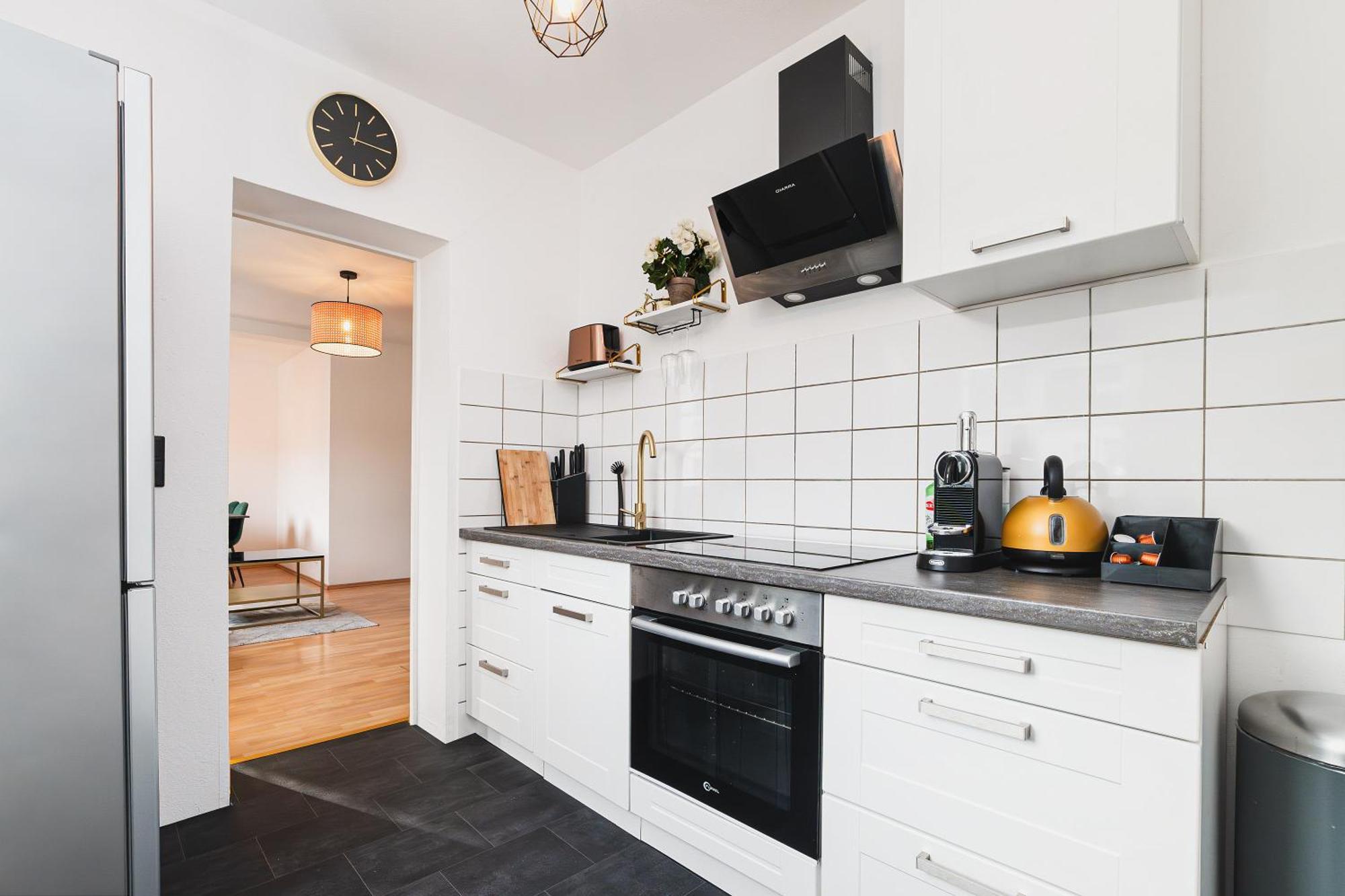 Smart Home - Wuppertal - Perfect For 4 Guests! Central - Netflix - Schwebebahn - Free Parking Zone Buitenkant foto