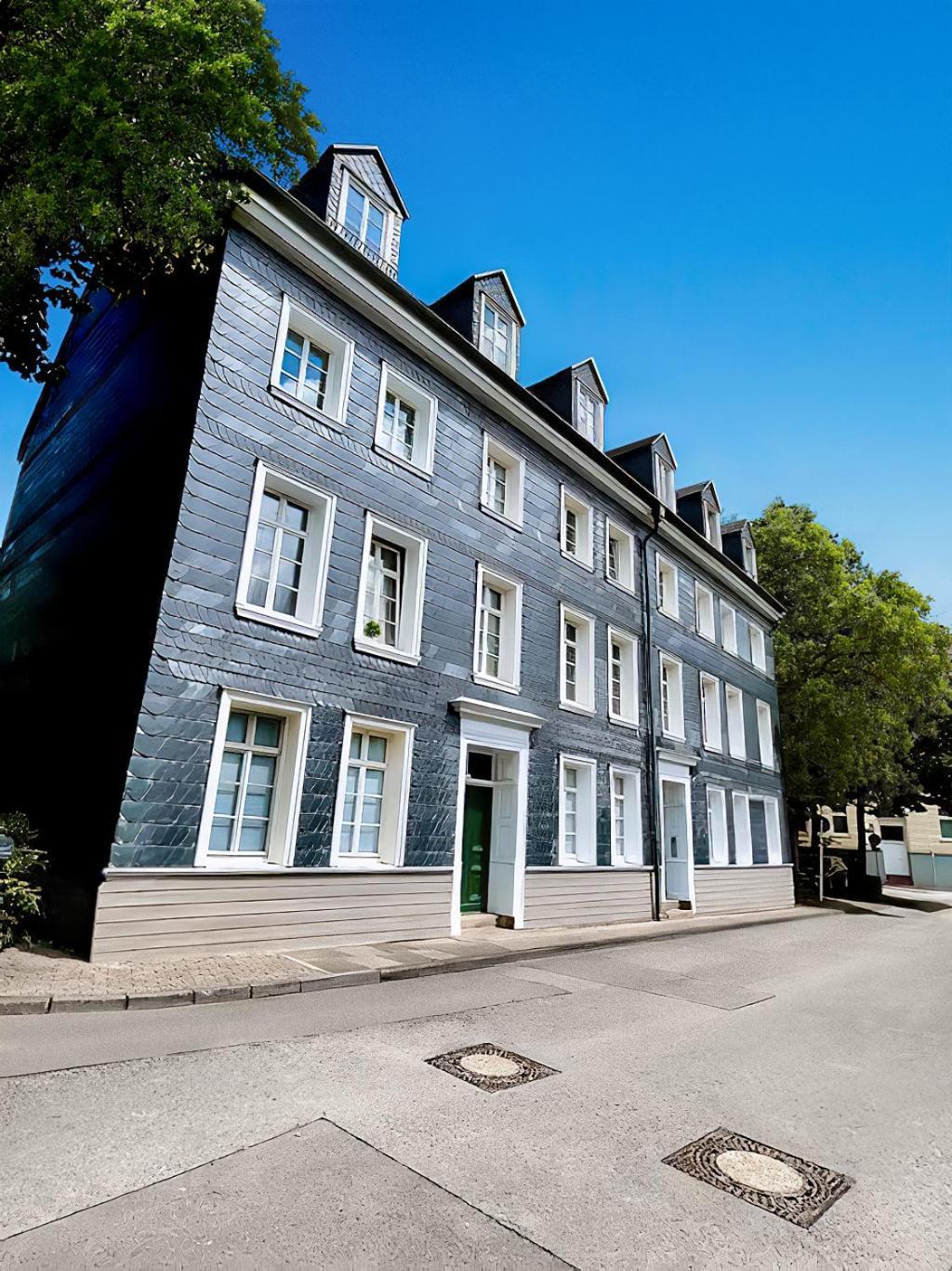 Smart Home - Wuppertal - Perfect For 4 Guests! Central - Netflix - Schwebebahn - Free Parking Zone Buitenkant foto